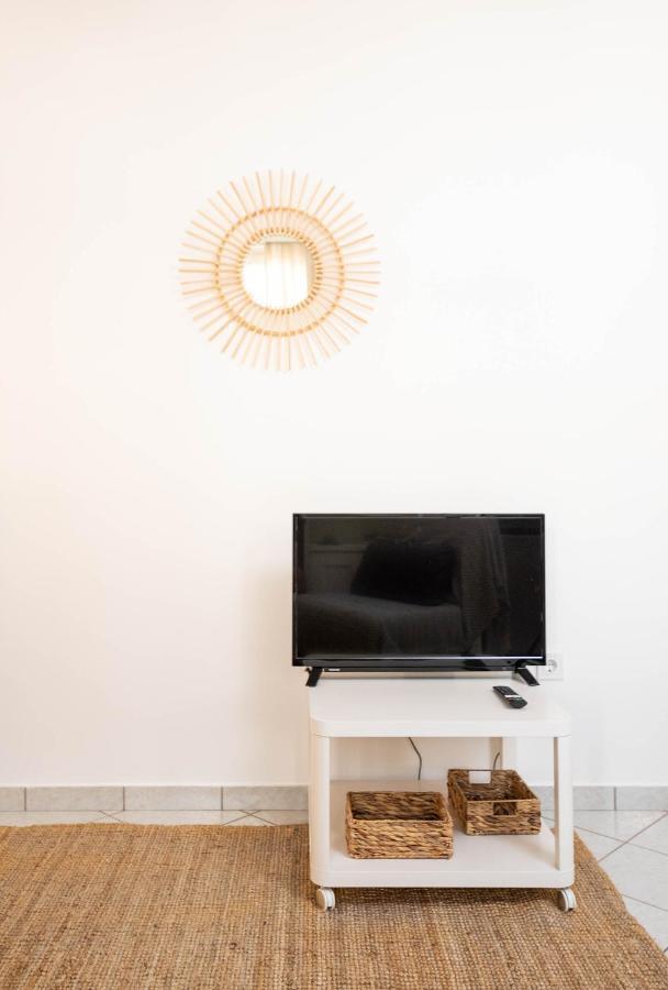 Pure Naxos - Central Complete Apartment Naxos City Екстер'єр фото